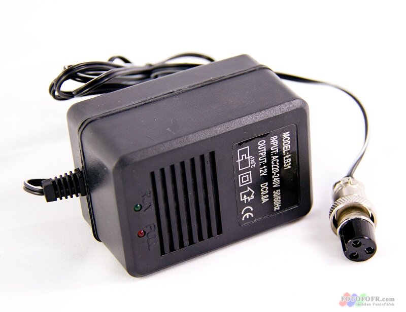 Nab�je�ka pro gelovou baterii 12V